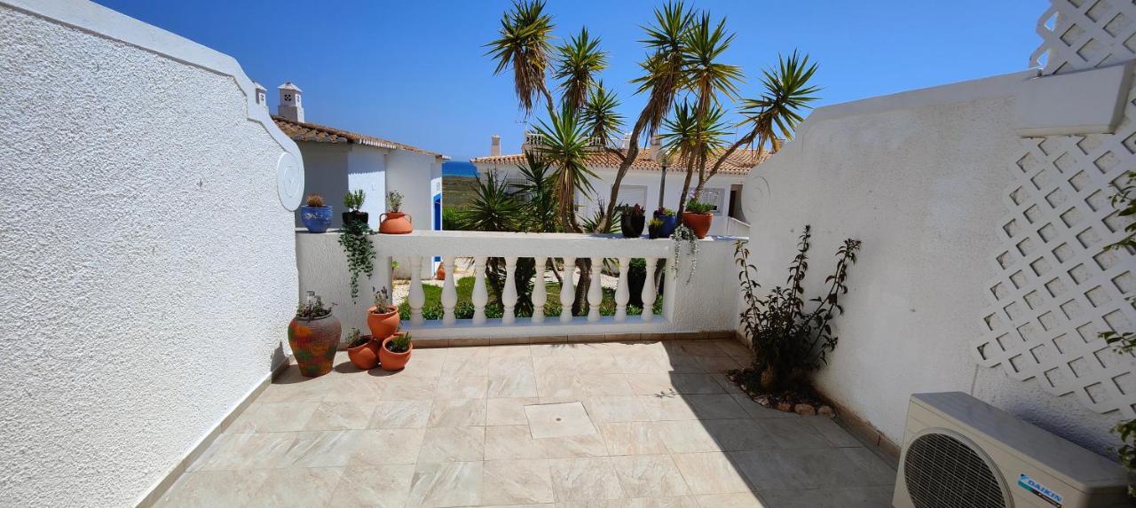 The Swallow'S Rest Beach House - Meia Praia Lagos Exterior photo